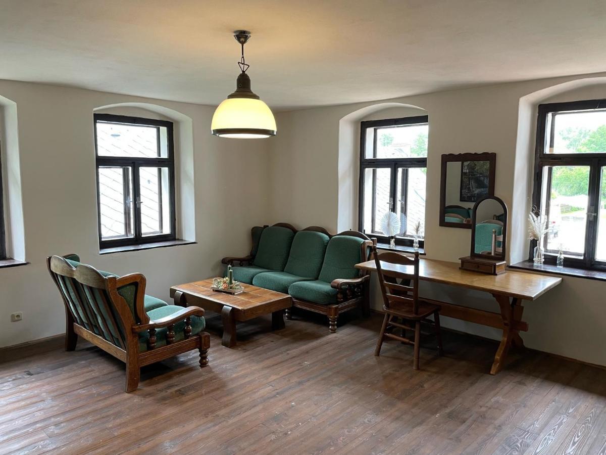 Buskovsky Mlyn 1580 Hotell Dolní Bousov Rum bild