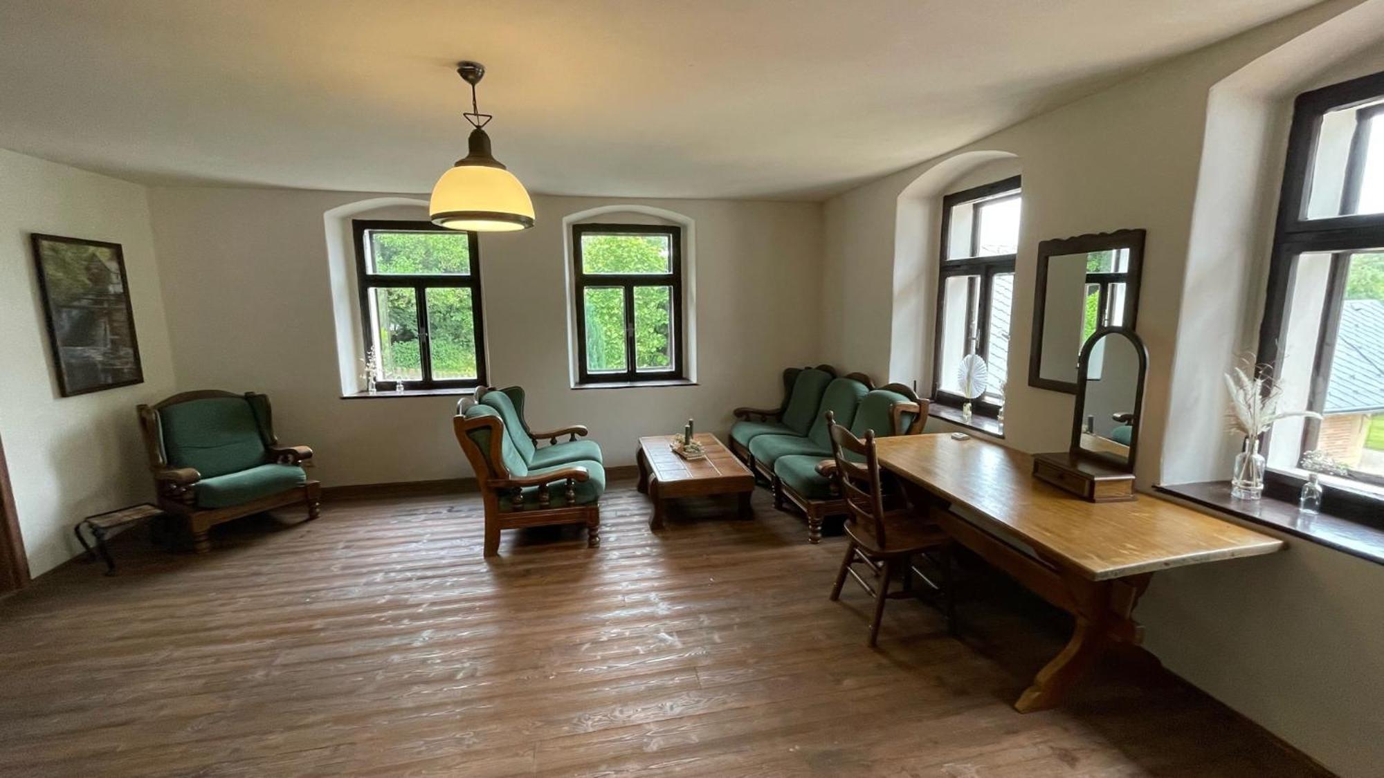 Buskovsky Mlyn 1580 Hotell Dolní Bousov Rum bild
